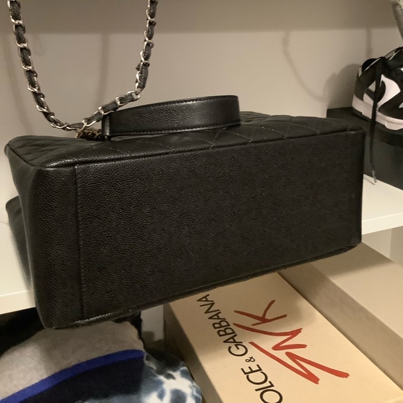 ✨NWT CHANEL caviar black w gold hard, authenticity card/dust bag yes (13X10) - Picture 5 of 16